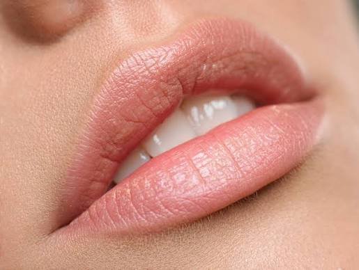 Lip Blush Close Look